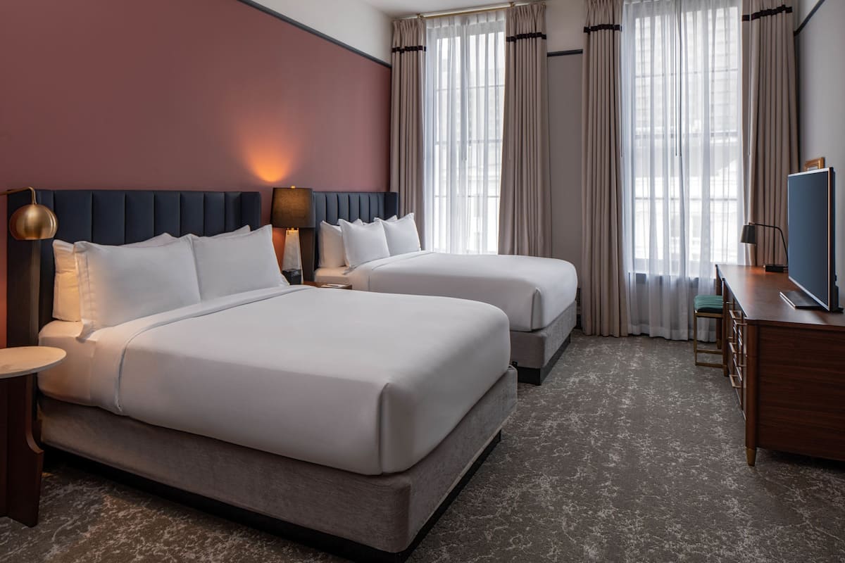 Egyptian cotton sheets, premium bedding, in-room safe, desk