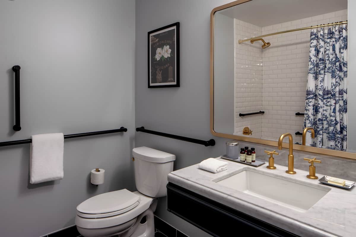 Egyptian cotton sheets, premium bedding, in-room safe, desk