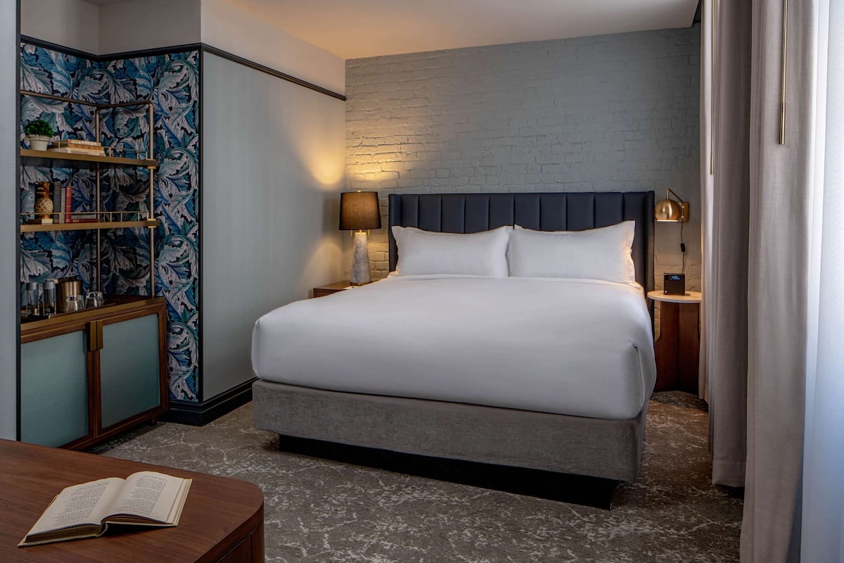 Room, 1 Queen Bed | Egyptian cotton sheets, premium bedding, in-room safe, desk