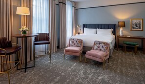 Sengetøy i egyptisk bomull, sengetøy av topp kvalitet og safe på rommet