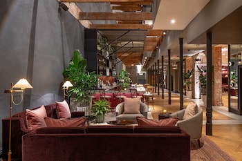 Cocktail bar at The Eliza Jane, in The Unbound Collection by Hyatt