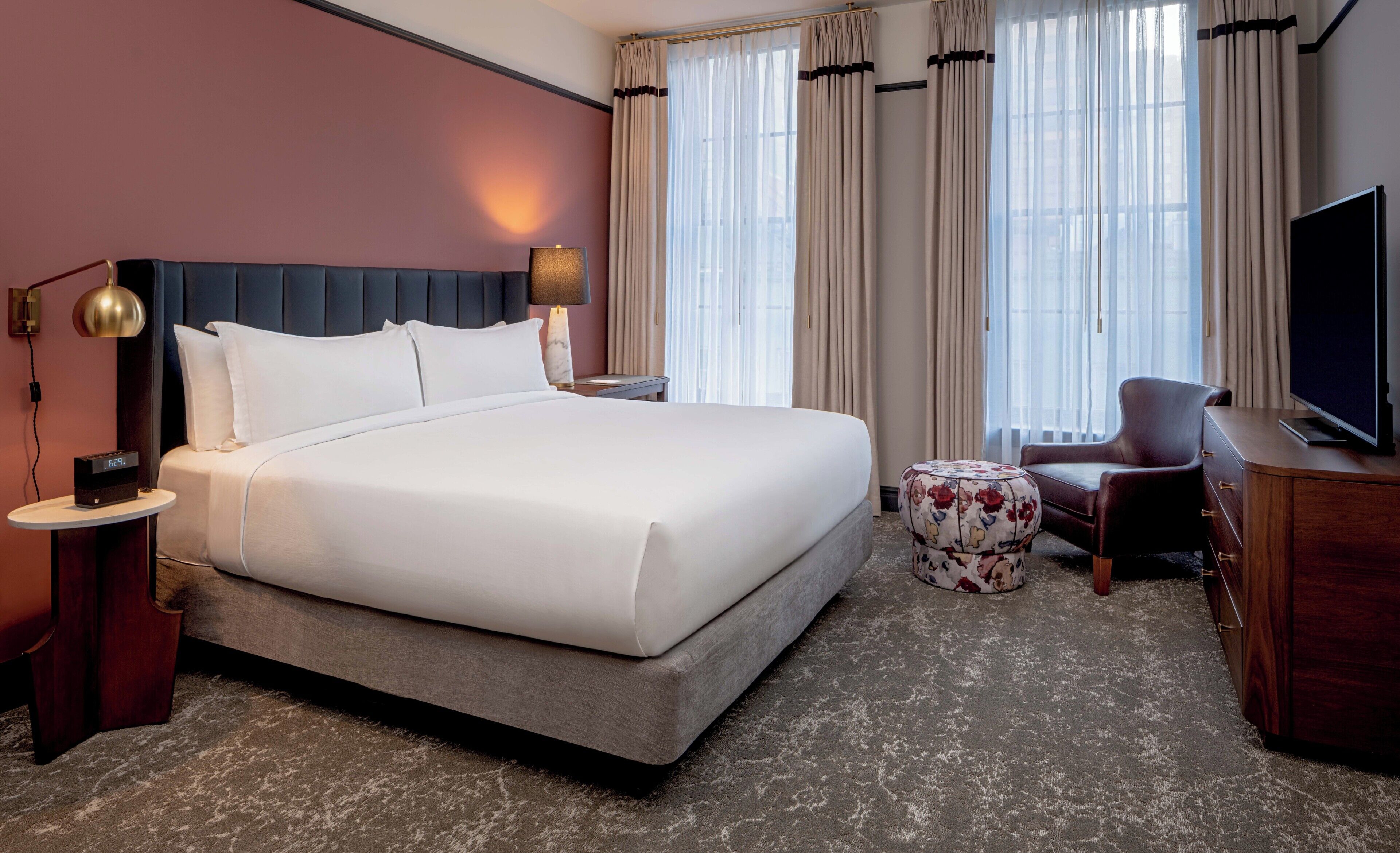 Suite, 1 King Bed with Sofa bed