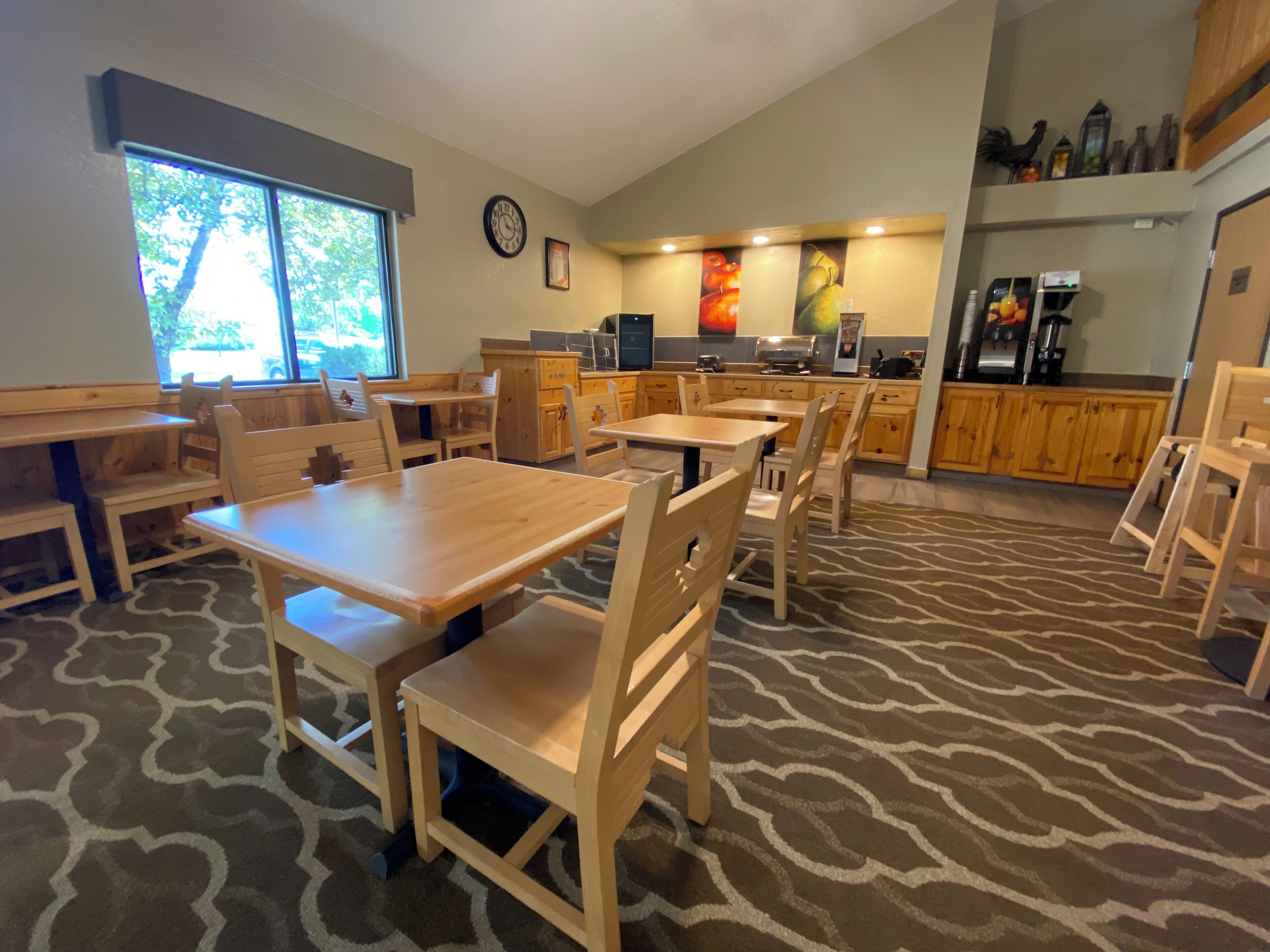 free daily continental breakfast