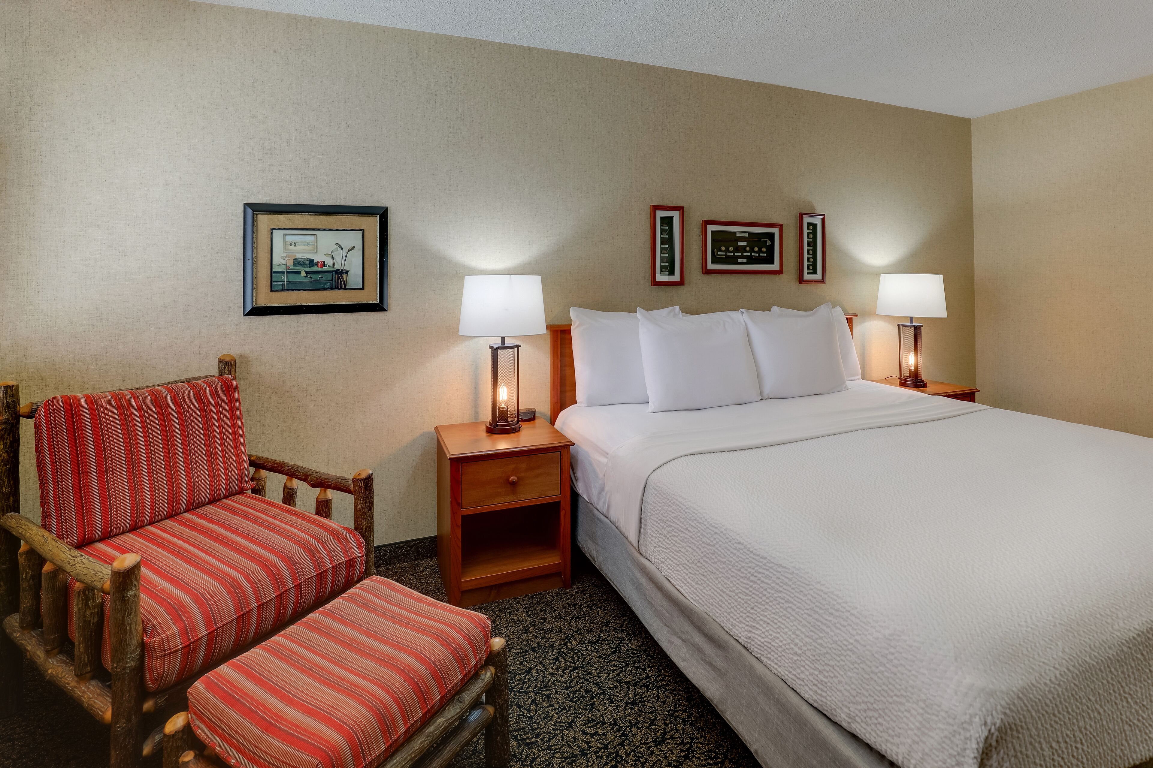 deluxe room, 1 king bed, non smoking | desk, iron/ironing board, rollaway beds, free wifi