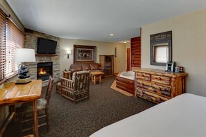 Superior Suite, 1 King Bed with Sofa bed, Hot Tub