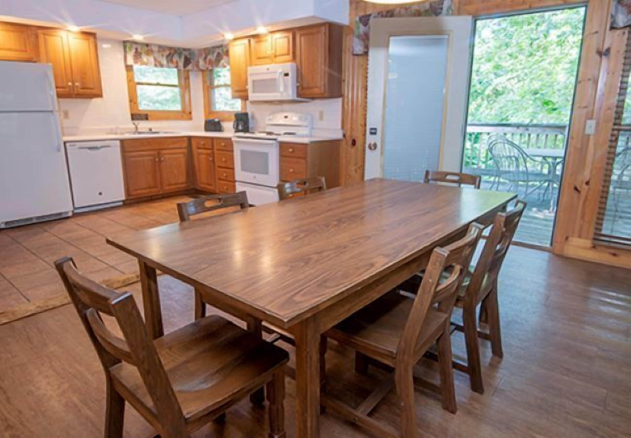 Cabin, 2 Bedrooms (No Pets Allowed) | In-room dining
