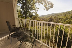 Balcony view - Pine Mountain State Resort Park (Pineville)