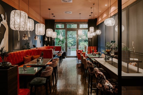 Breakfast served . TOWNHOUSE Berlin