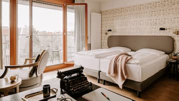 Premium bedding, free minibar, in-room safe, desk