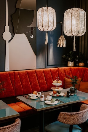 Colazione continentale, servita tutte le mattine (28 EUR a persona)