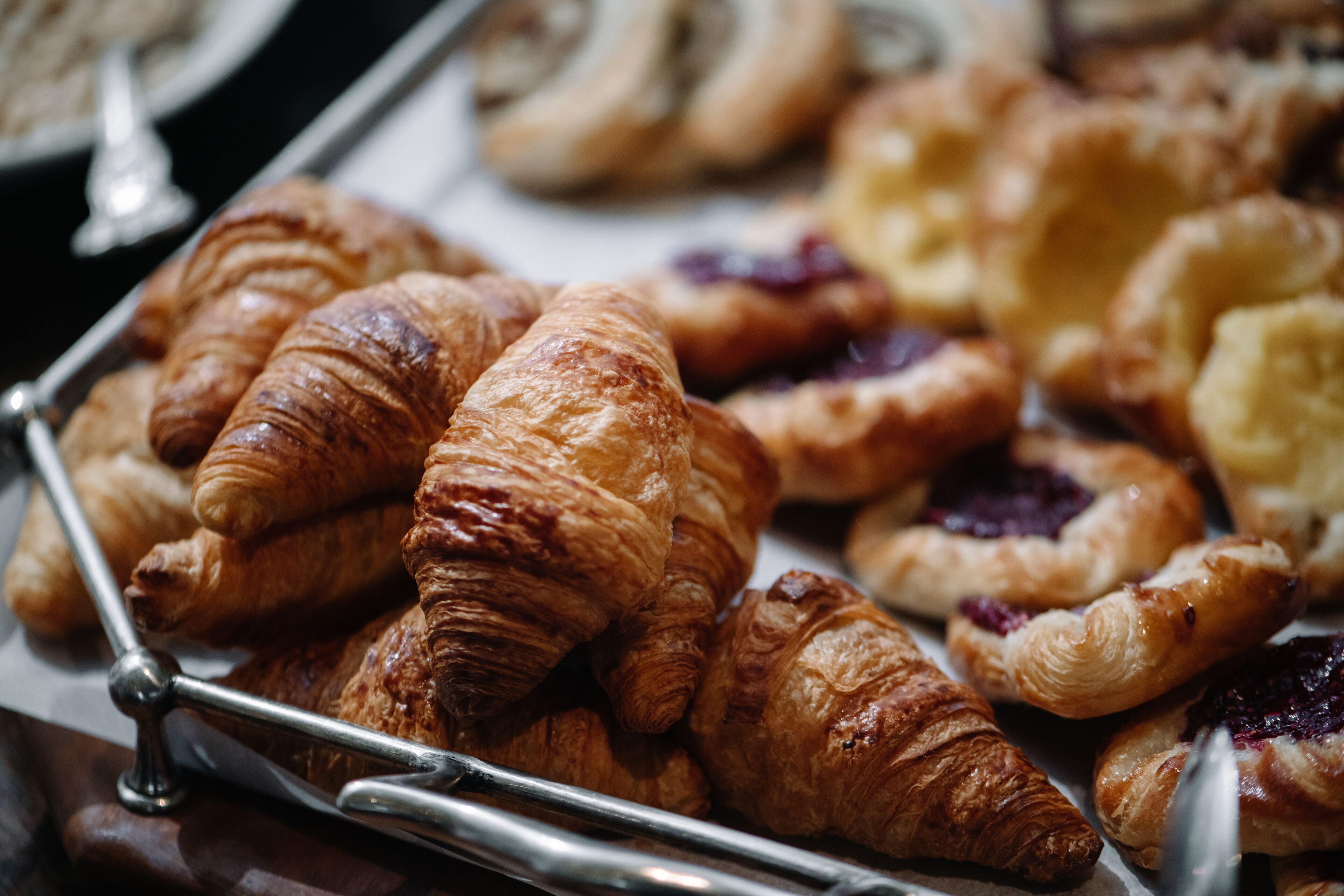 free daily full breakfast