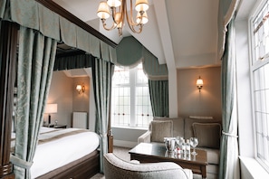 Deluxe Double Room | Hypo-allergenic bedding, minibar, individually decorated - The Old Inn Crawfordsburn (Bangor)