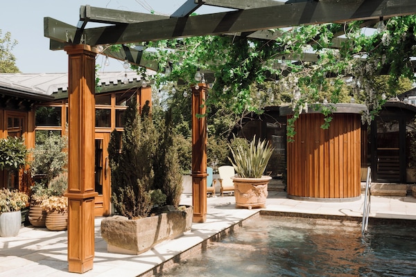 Sauna, tina de hidromasaje y baño de vapor