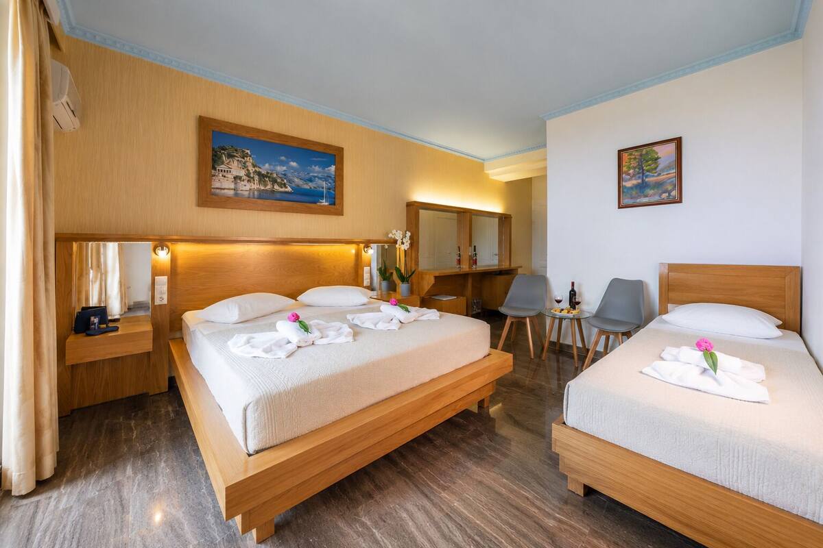 Triple Room