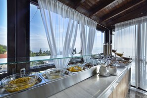 Se sirven desayunos, comidas y cenas 