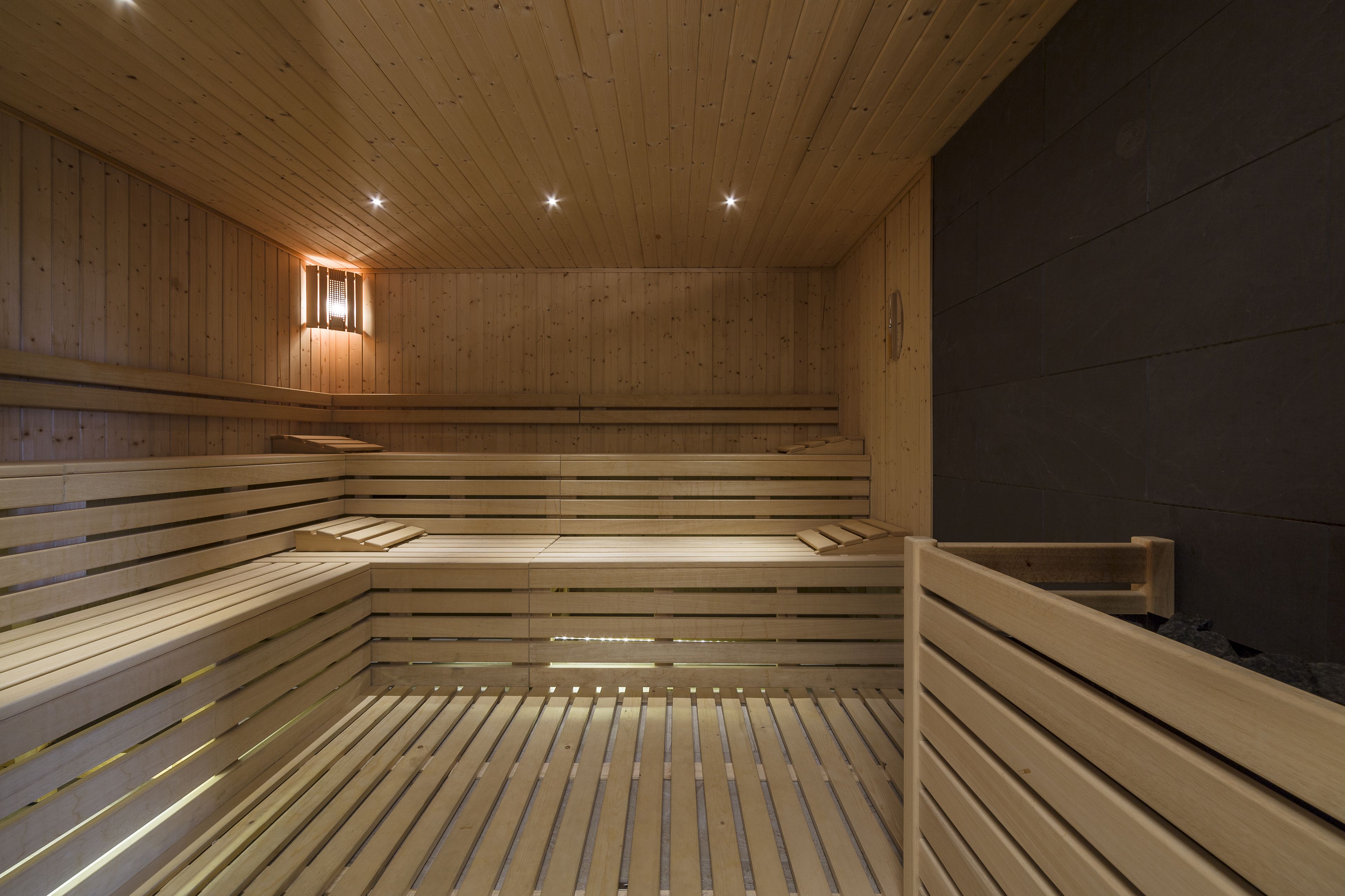 couples treatment room(s), sauna, hot tub, steam room