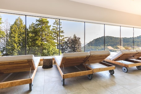 Couples treatment rooms, sauna, hot tub, steam room, Turkish bath. Kurhaus Cademario Hotel & SPA