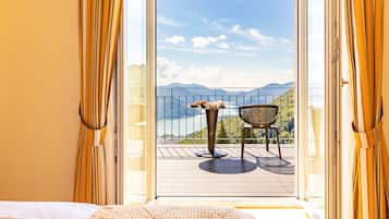 Classic with lake view | Utsikt från rummet