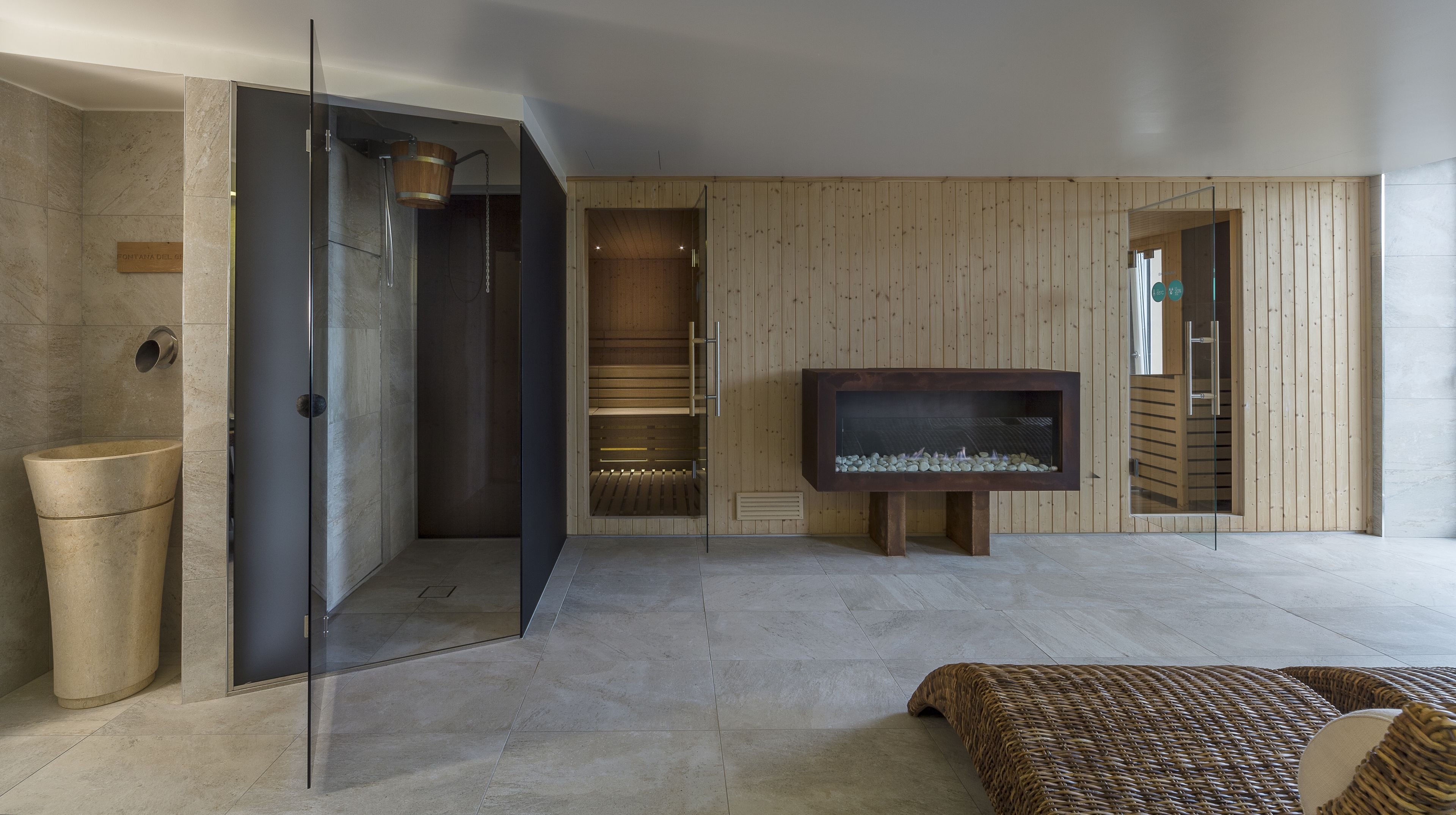 couples treatment room(s), sauna, hot tub, steam room