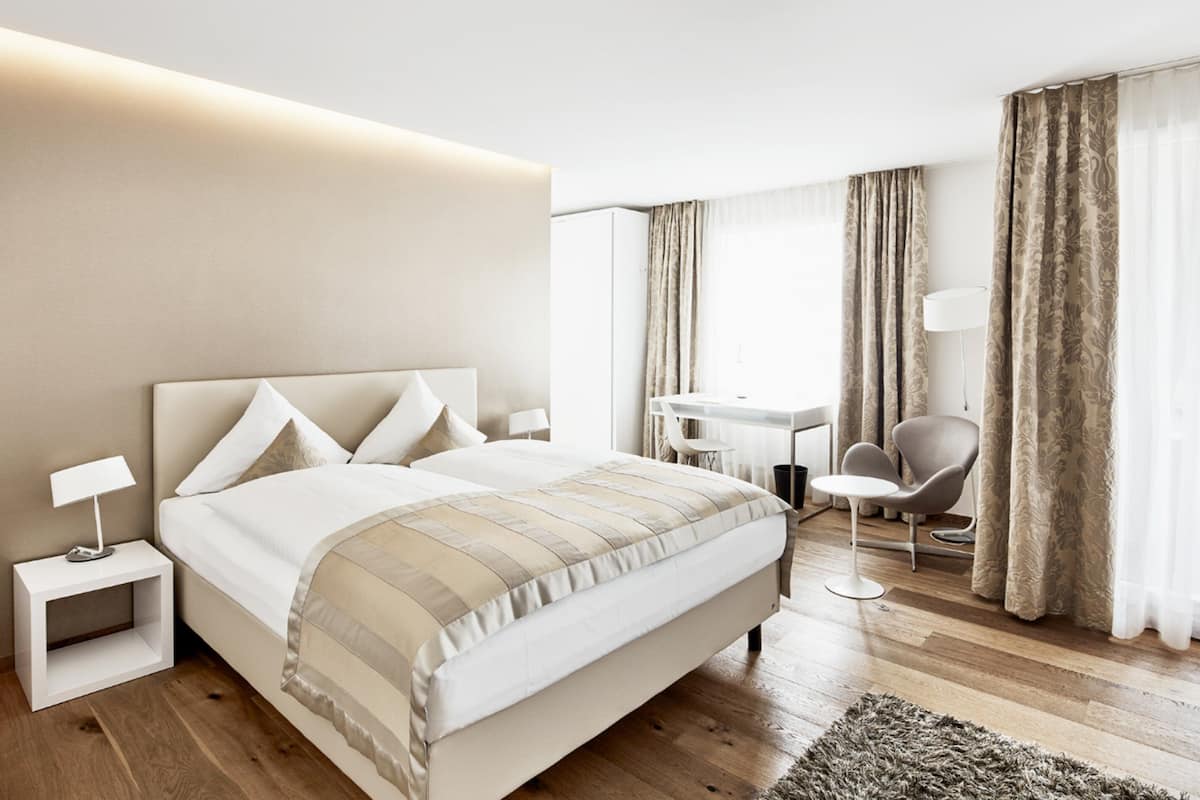 design double room | premium bedding, pillow-top beds, minibar, in-room safe