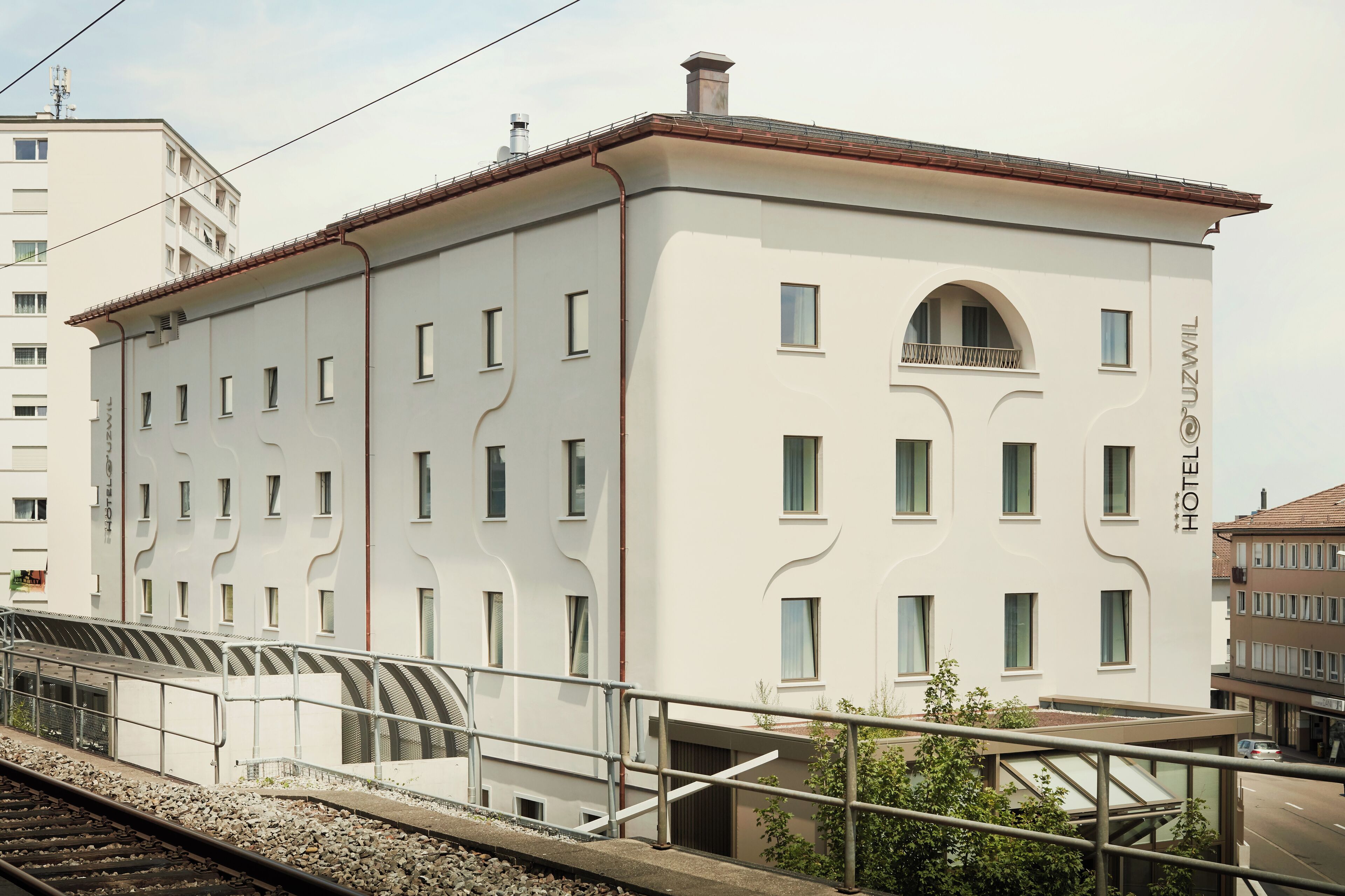 premium bedding, pillow-top beds, minibar, in-room safe