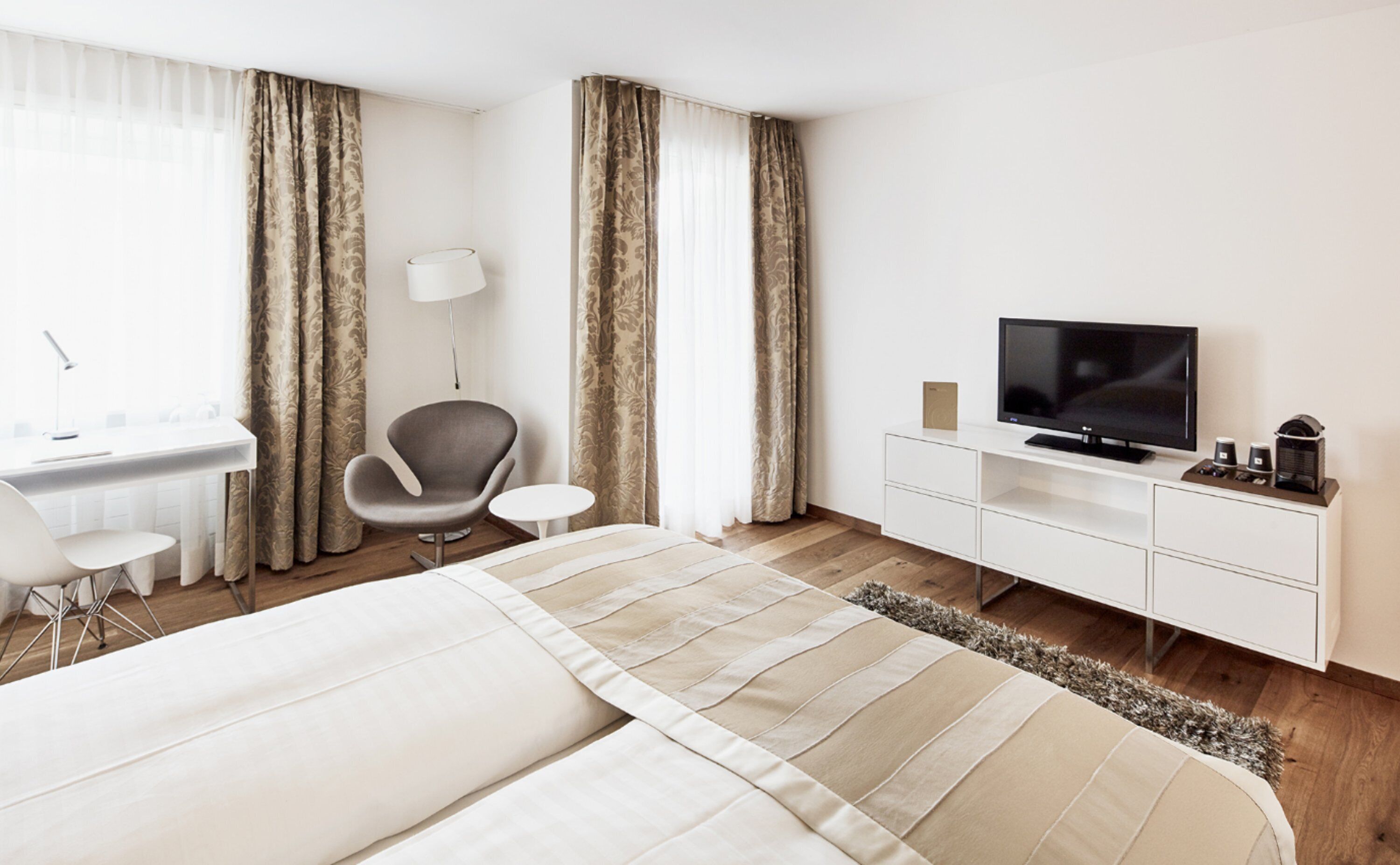 design double room | premium bedding, pillow-top beds, minibar, in-room safe