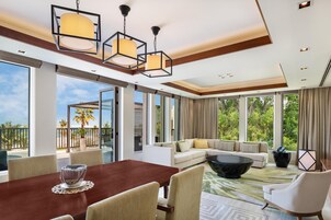 Sea View Residence Two Bedroom Suites with Lounge Access & Butler | 고급 침구, 오리/거위털 이불, 메모리폼 침대, 미니바