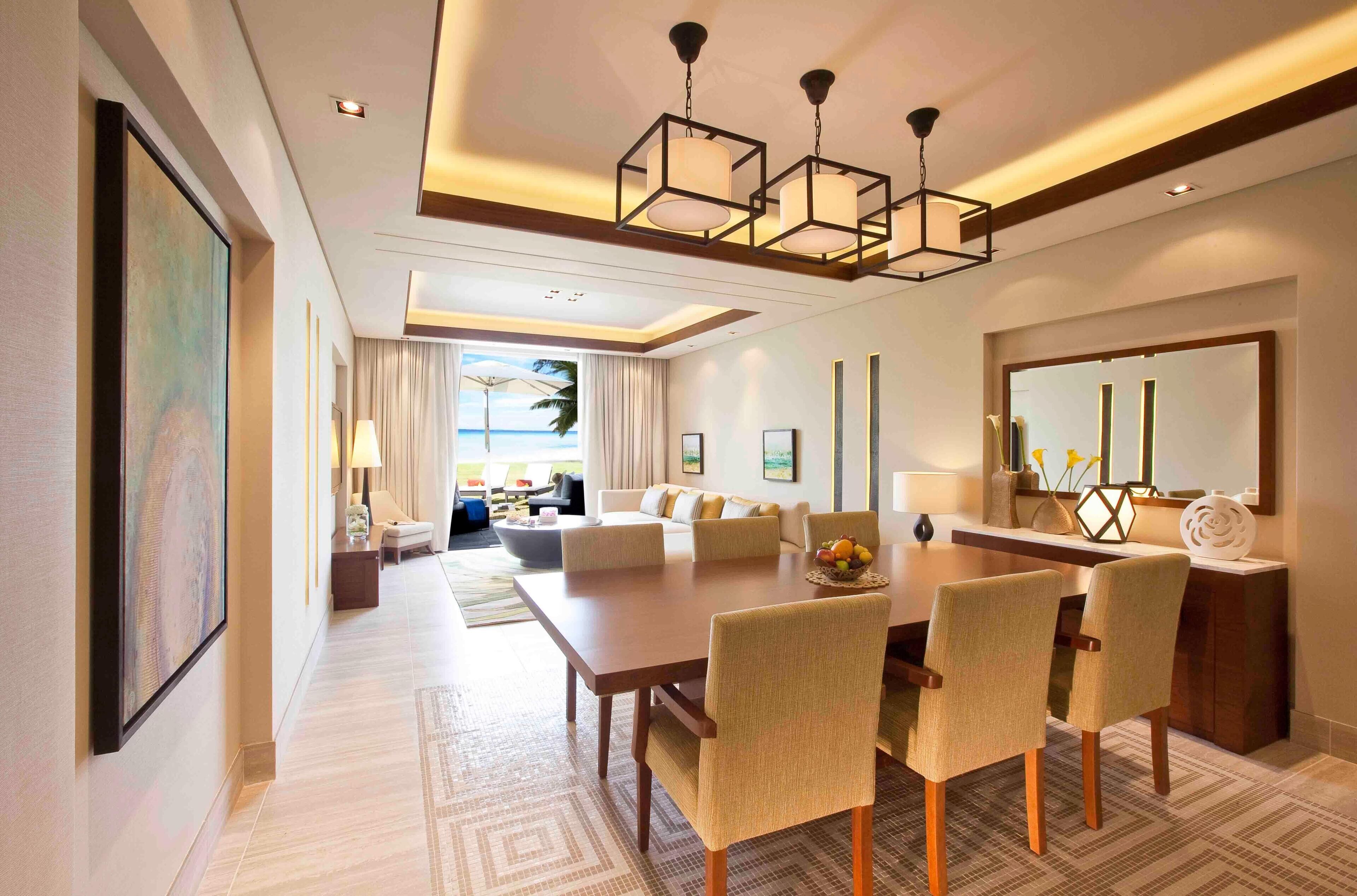 Beachfront Residence One Bedroom Suite with Lounge Access and Butler | Roupas de cama premium, edredons de pluma