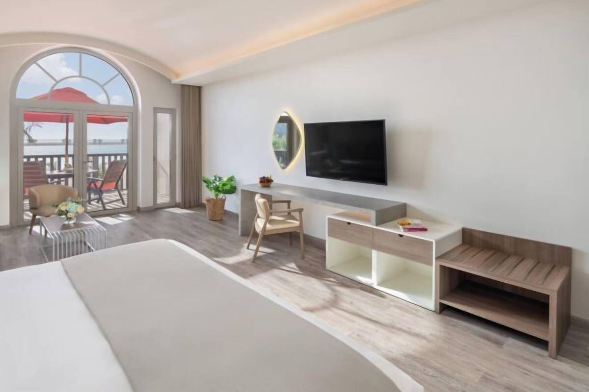 Premium bedding, down comforters, memory foam beds, minibar