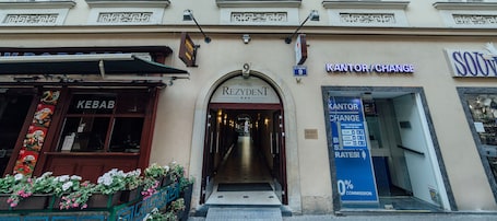 Fachada de la propiedad. Hotel Rezydent