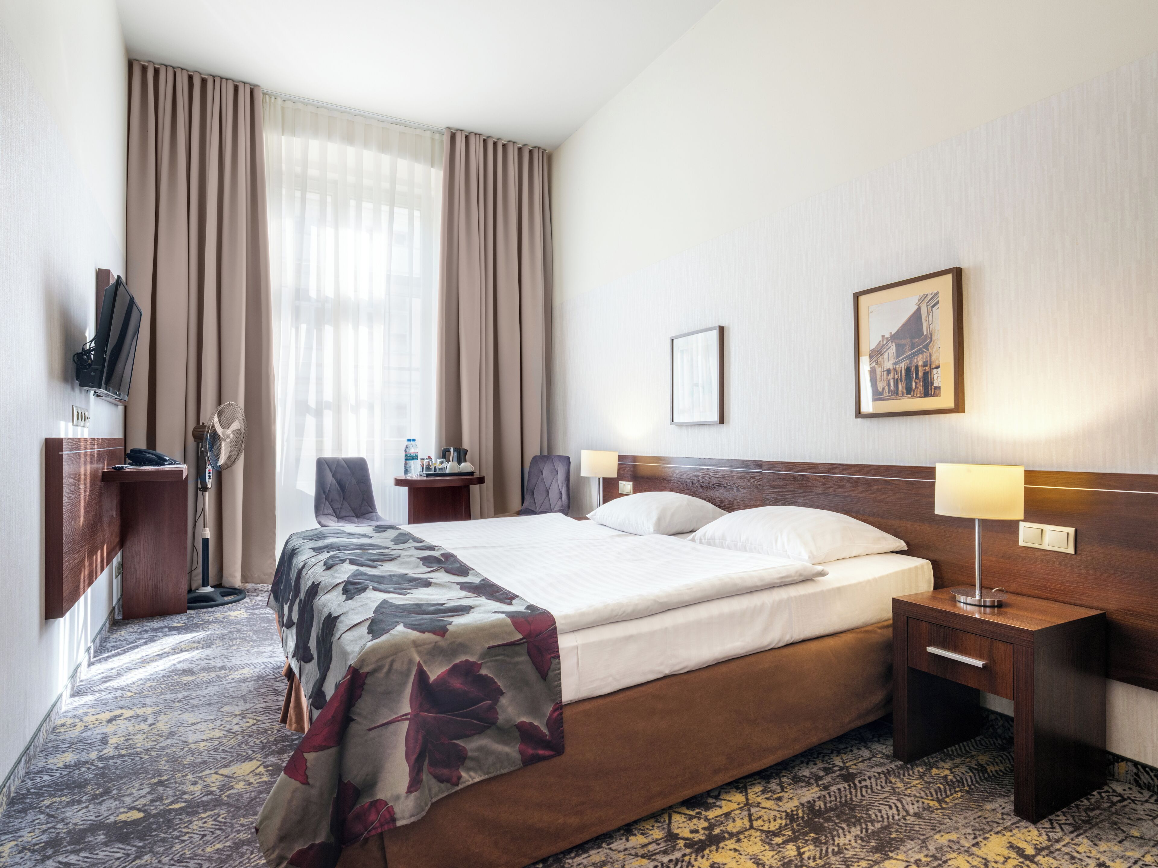 Superior Double or Twin Room | In-room safe, desk, iron/ironing board, bed sheets