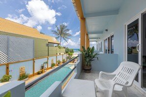 Studio supérieur, 1 très grand lit | Vue du balcon