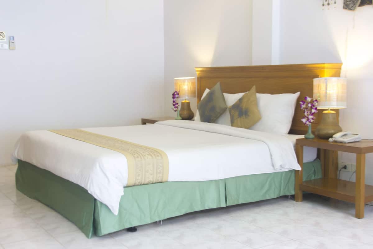 Standard Last Room Of The House | Desk, blackout curtains, rollaway beds, free WiFi