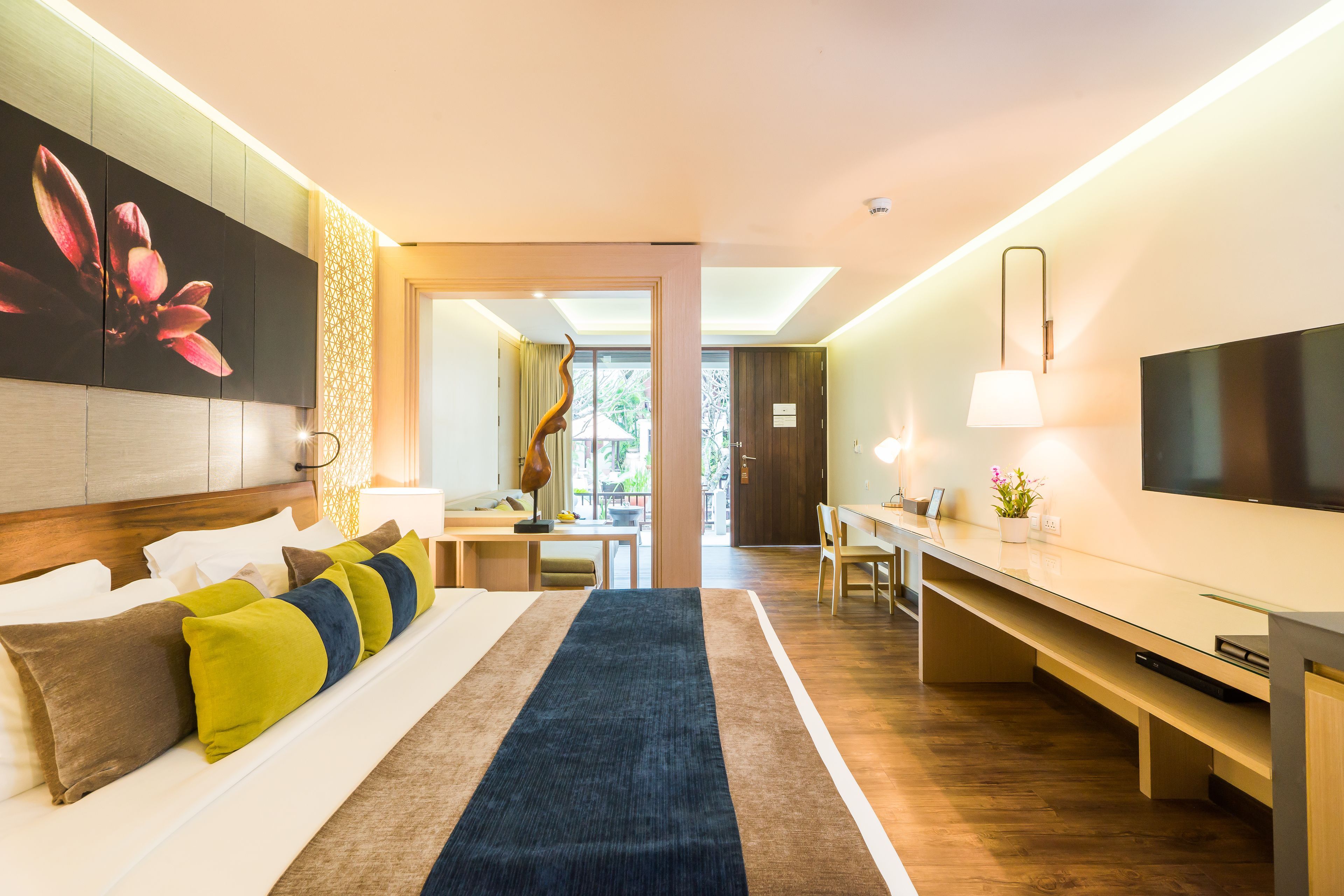 Grand Premier Family Room | Minibar, in-room safe, iron/ironing board (on request), free WiFi