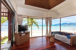 Grand Royal Suite Beachfront | Living area | TV - Chaweng Regent Beach Resort (Koh Samui)