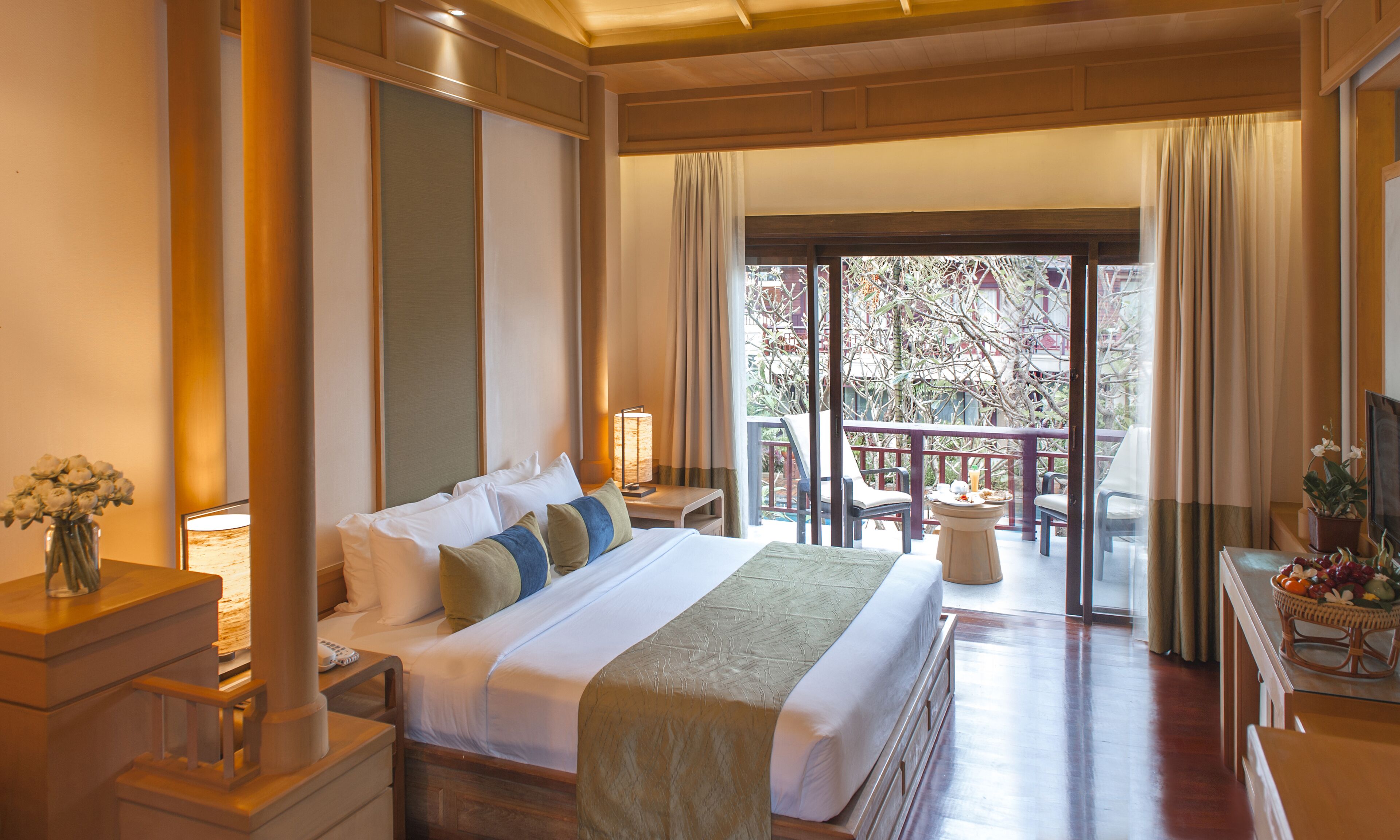 Minibar, in-room safe, iron/ironing board (on request), WiFi (free)