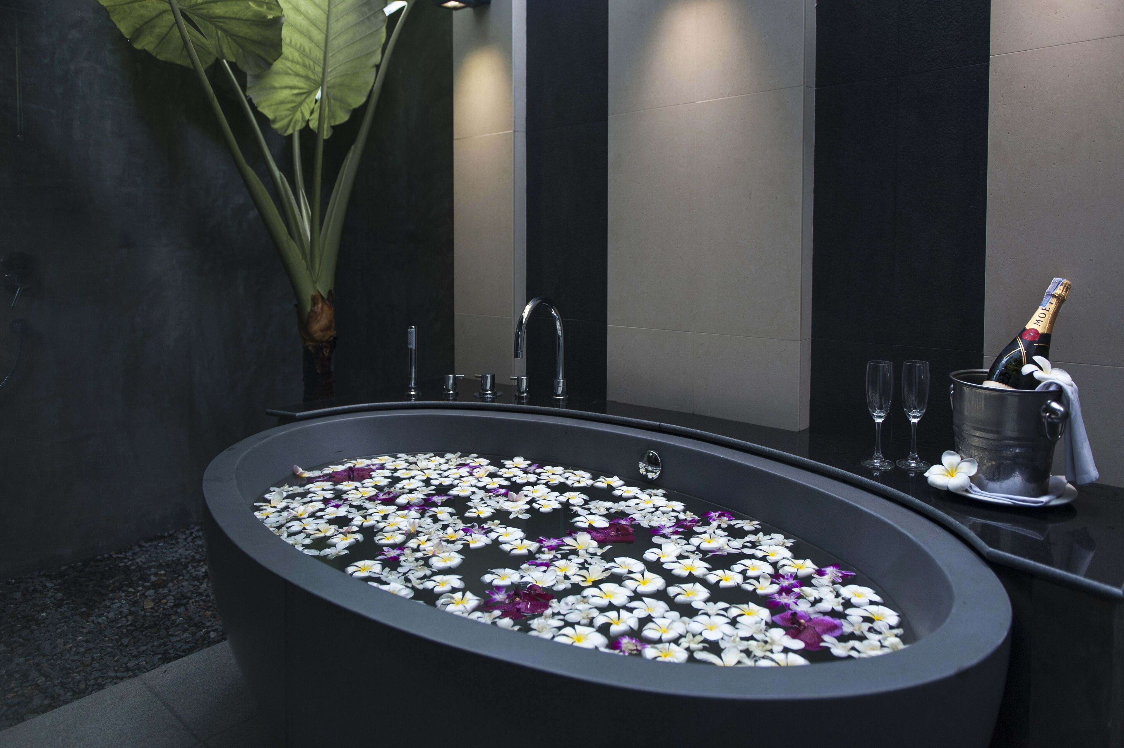 deluxe regency (pool view) | bathroom | free toiletries, hair dryer, bathrobes, slippers