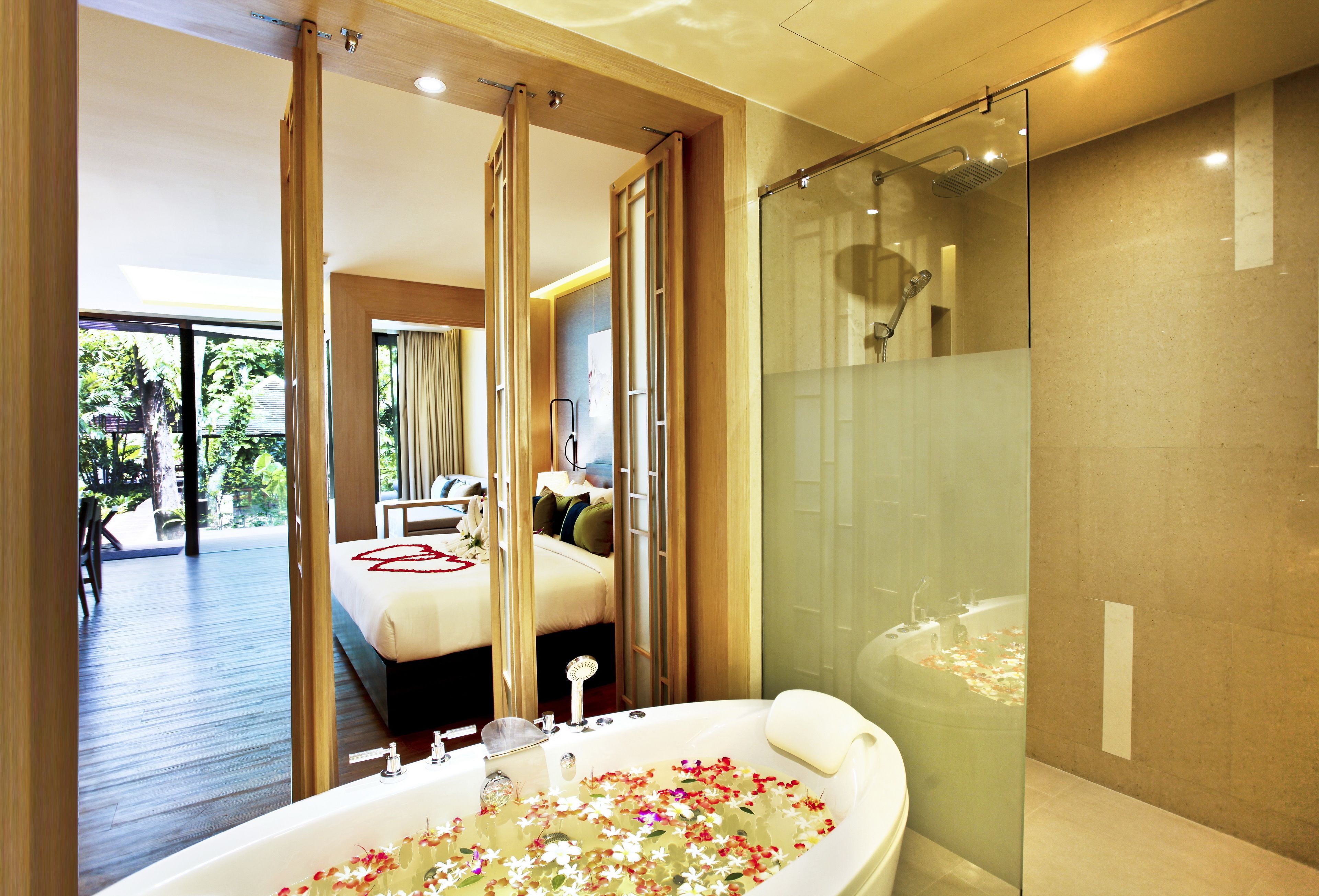 grand premier | bathroom | free toiletries, hair dryer, bathrobes, slippers