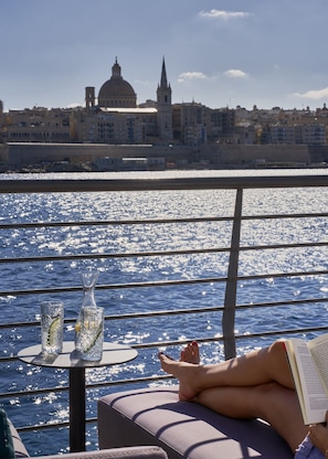 Sundeck