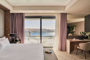 Minibar, in-room safe, desk, blackout curtains - Barceló Fortina Malta (Sliema)