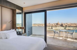 Minibar, in-room safe, desk, blackout drapes