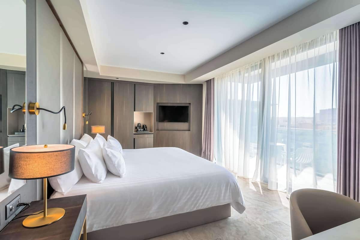 Minibar, in-room safe, desk, blackout curtains