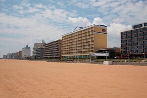 Exterior - Fairfield Inn & Suites by Marriott Virginia Beach Oceanfront (Virginia Beach)