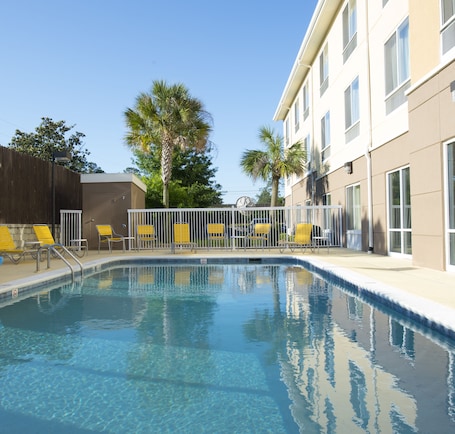 Seasonal outdoor pool
