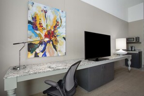 객실 내 금고, 책상, 다리미/다리미판, 무료 유아용 침대