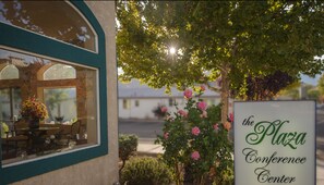 Banquet hall - Carson City Plaza Hotel and Event Center (Carson City)