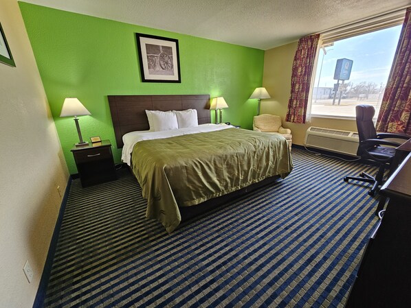 Zimmer, 1 King-Bett | Schreibtisch, Bügeleisen/Bügelbrett, kostenlose Babybetten