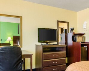 Room, 1 Queen Bed, Non Smoking | Desk, iron/ironing board, free cribs/infant beds, rollaway beds