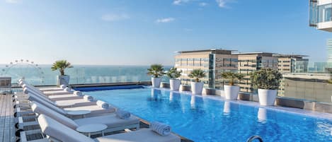 Outdoor pool, sun loungers