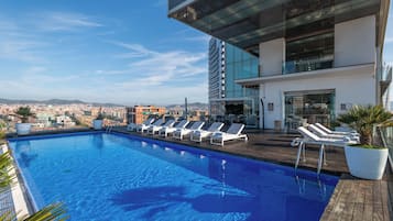 Outdoor pool, pool loungers